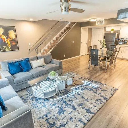 Spacious 2-Bedroom Townhouse With Pool & Private Patio In Central Las Vegas
